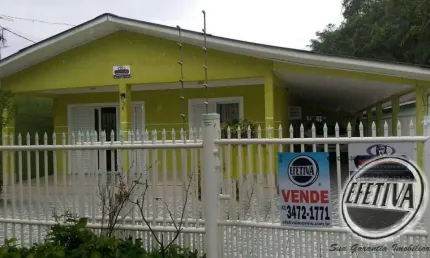 Casa para venda em Guaratuba de 440.00m² com 8 Quartos, 2 Suites e 13 Garagens