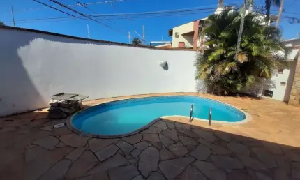 Casa para venda em Vila Rezende de 277.00m² com 3 Quartos, 1 Suite e 3 Garagens