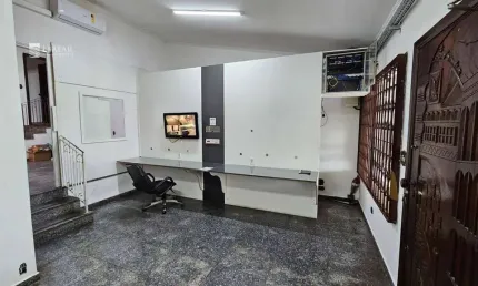 Casa para venda e aluguel em Vila Lavínia de 240.00m² com 3 Quartos, 1 Suite e 4 Garagens