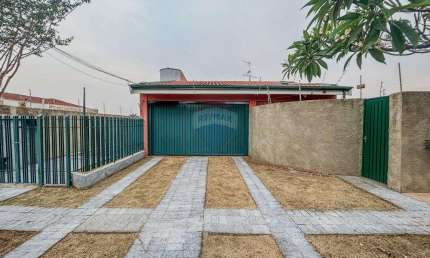 Casa para venda em Loteamento Nova Mogi de 243.00m² com 3 Quartos, 1 Suite e 2 Garagens