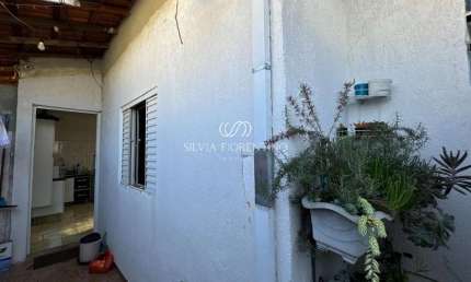 Casa para venda em Centro de 260.00m² com 3 Quartos e 4 Garagens
