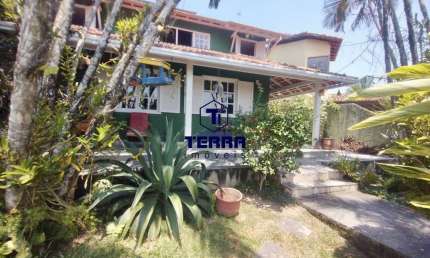 Casa para venda em Sapê de 280.00m² com 6 Quartos, 1 Suite e 2 Garagens