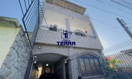 Casa para venda em Camarão de 250.00m² com 3 Quartos, 2 Suites e 1 Garagem