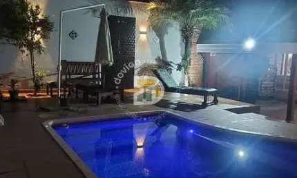 Sobrado para venda em Centro de 280.00m² com 3 Quartos, 1 Suite e 4 Garagens