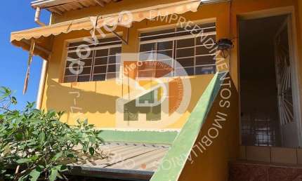 Casa de Condomínio para venda em Jardim Itacolomi de 180.00m² com 3 Quartos, 1 Suite e 3 Garagens