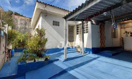 Casa para venda em Parque Centenário de 219.00m² com 4 Quartos, 1 Suite e 2 Garagens