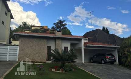 Casa para venda em Alphaville de 240.00m² com 3 Quartos, 1 Suite e 4 Garagens