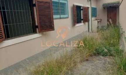 Casa para venda e aluguel em Centro de 300.00m² com 3 Quartos, 1 Suite e 3 Garagens