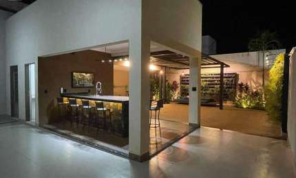 Casa para venda em Jardim Anhangüera de 300.00m² com 3 Quartos, 3 Suites e 6 Garagens