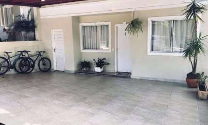 Casa de Condomínio para venda em Jardim Dos Hibiscos de 135.00m² com 3 Quartos, 1 Suite e 2 Garagens