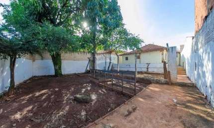 Casa para venda em Centro de 280.00m² com 2 Quartos e 2 Garagens