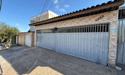 Casa para venda em Parque Residencial Vila União de 200.00m² com 3 Quartos, 1 Suite e 2 Garagens