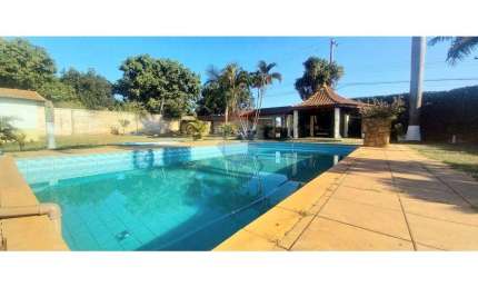 Chácara para alugar em Chácaras De Recreio - 2000 de 400.00m² com 2 Quartos, 1 Suite e 20 Garagens