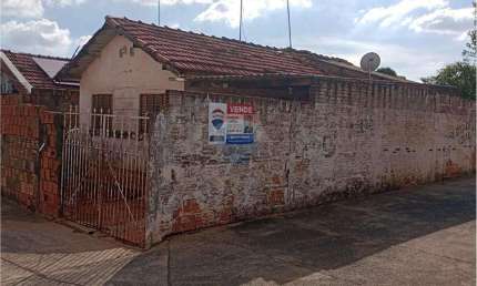Casa para venda em Núcleo Habitacional Monsenhor Pasetto de 68.00m² com 3 Quartos e 1 Garagem
