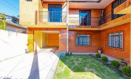 Casa para venda em Sítio Cercado de 222.00m² com 4 Quartos, 2 Suites e 3 Garagens