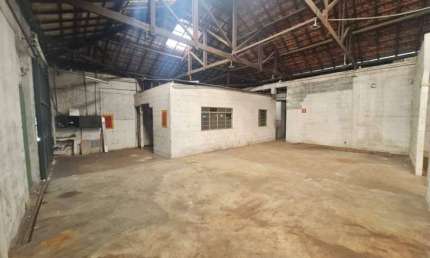 Galpão / Depósito / Armazém para alugar em Centro de 600.00m²