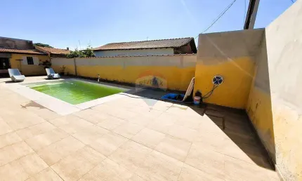 Casa para venda em Chácara Alvorada de 220.00m² com 3 Quartos, 1 Suite e 3 Garagens