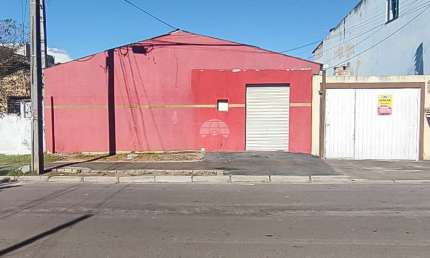 Casa para venda em Iná de 200.00m² com 5 Quartos e 2 Garagens