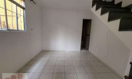 Sobrado para alugar em Centro de 55.00m² com 1 Quarto e 1 Garagem