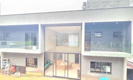 Casa de Condomínio para alugar em Jardim São Pedro de 345.00m² com 4 Quartos, 4 Suites e 2 Garagens