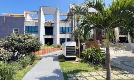 Prédio Comercial para venda em Jacarepaguá de 1129.00m² com 4 Garagens