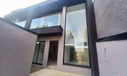 Sobrado para venda em Xaxim de 110.00m² com 3 Quartos, 1 Suite e 3 Garagens