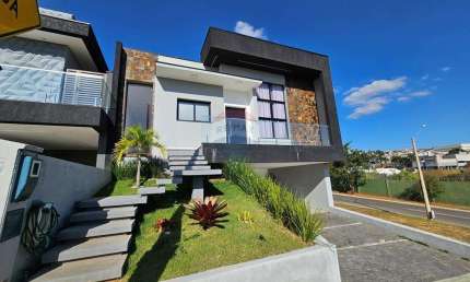 Casa de Condomínio para venda em Morros de 205.00m² com 3 Quartos, 1 Suite e 4 Garagens