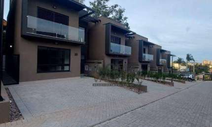 Casa de Condomínio para venda e aluguel em Chácaras Silvania de 145.00m² com 3 Quartos, 3 Suites e 2 Garagens