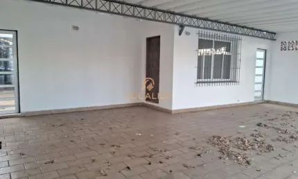 Casa para alugar em Vila Rubi de 250.00m² com 3 Quartos e 4 Garagens