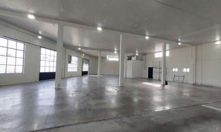 Galpão / Depósito / Armazém para alugar em Jardim São Paulo de 702.00m² com 18 Garagens