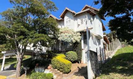 Casa de Condomínio para venda em Condomínio Residencial Santa Helena de 373.89m² com 4 Quartos, 3 Suites e 2 Garagens