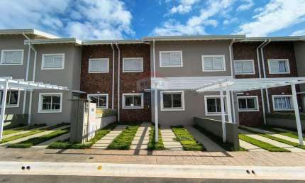 Casa de Condomínio para alugar em Jardim Santa Rosa de 94.00m² com 3 Quartos, 1 Suite e 2 Garagens