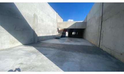 Galpão / Depósito / Armazém para alugar em Jardim Ponte Grande de 160.00m²