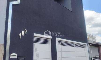 Sobrado para venda em Jardim Colonial de 206.00m² com 4 Quartos, 1 Suite e 2 Garagens