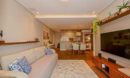 Apartamento para venda em Ahú de 117.00m² com 3 Quartos, 1 Suite e 2 Garagens