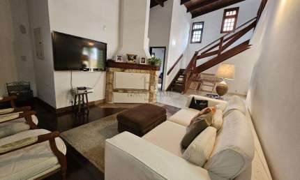 Casa para venda e aluguel em Vila Santo Antônio de 480.00m² com 3 Quartos, 2 Suites e 7 Garagens