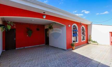 Casa para venda em Jardim Itanguá de 196.00m² com 2 Quartos, 1 Suite e 3 Garagens