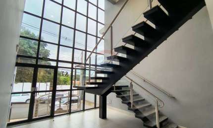 Sala Comercial para venda em Centro de 194.00m² com 1 Garagem