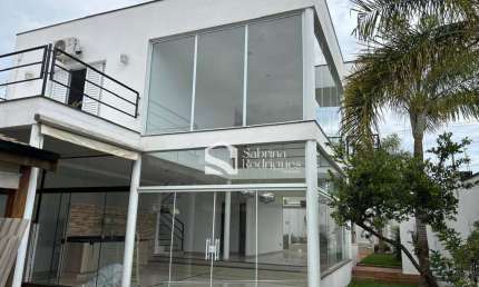 Sobrado para venda em Jardim Regente de 174.00m² com 4 Quartos, 1 Suite e 4 Garagens