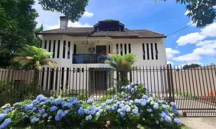 Sobrado para venda em Boa Vista de 364.00m² com 4 Quartos, 2 Suites e 4 Garagens