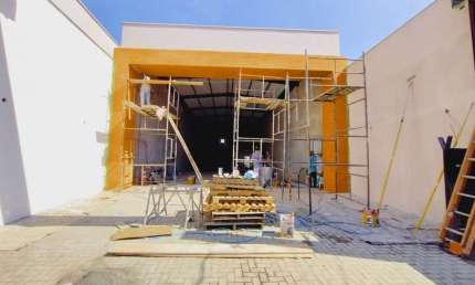 Galpão / Depósito / Armazém para alugar em Vila Rezende de 553.00m²