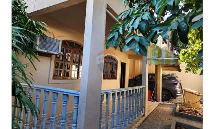 Casa para venda em Curicica de 300.00m² com 4 Quartos, 2 Suites e 2 Garagens