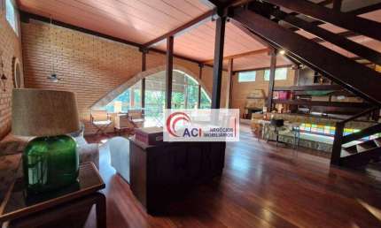 Casa de Condomínio para venda e aluguel em Granja Viana de 237.00m² com 2 Quartos, 2 Suites e 3 Garagens