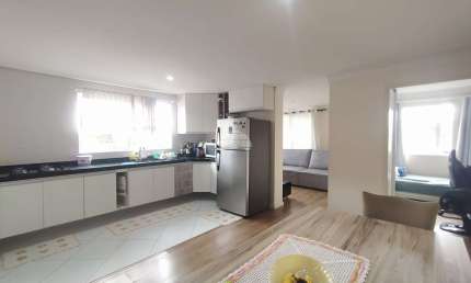 Apartamento para venda em Santa Cândida de 65.00m² com 3 Quartos, 1 Suite e 1 Garagem