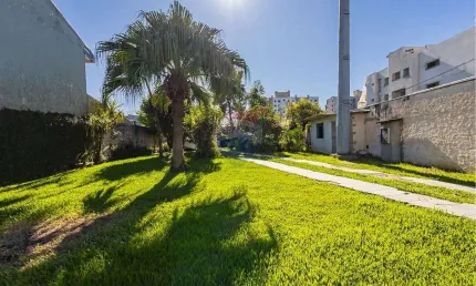 Terreno para venda em Hauer de 720.00m² com 5 Garagens