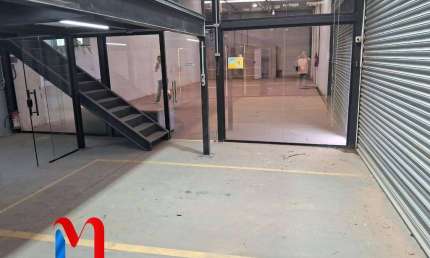 Galpão / Depósito / Armazém para alugar em Campestre de 637.00m² com 2 Garagens