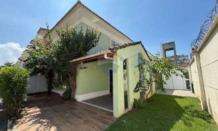 Casa de Condomínio para venda em Recreio Dos Bandeirantes de 107.00m² com 3 Quartos, 1 Suite e 2 Garagens