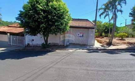 Casa para venda em Jardim Tropical de 204.49m² com 4 Quartos e 3 Garagens