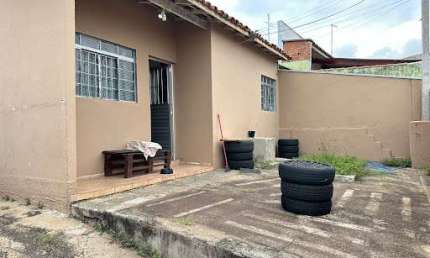 Casa para venda em Região Campo Grande de 60.00m² com 2 Quartos e 5 Garagens