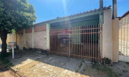 Casa para venda em Jardim Leoni de 139.60m² com 3 Quartos e 1 Garagem